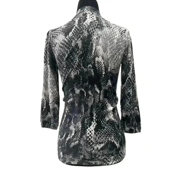 Ricki’s Cardigan Snakeskin Print V-Neck Button Front Fitted 3/4  Sleeves Grey XS - Picture 2 of 15